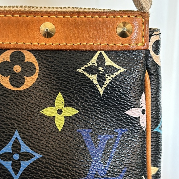 Louis Vuitton Monogram Murakami Multicolor Studded Pochette Accessories Black - Picture 4 of 17